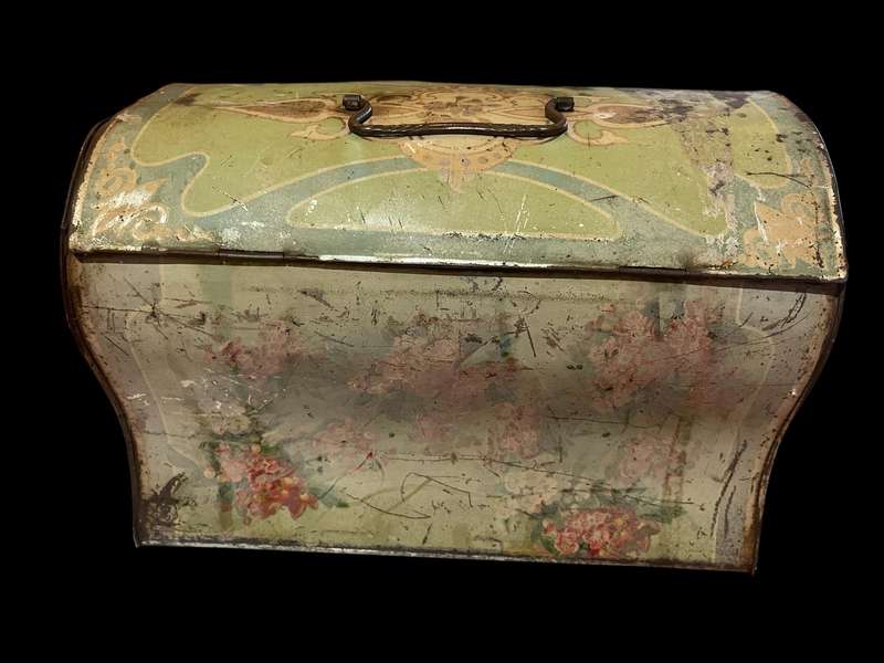 Ornament tin antique
