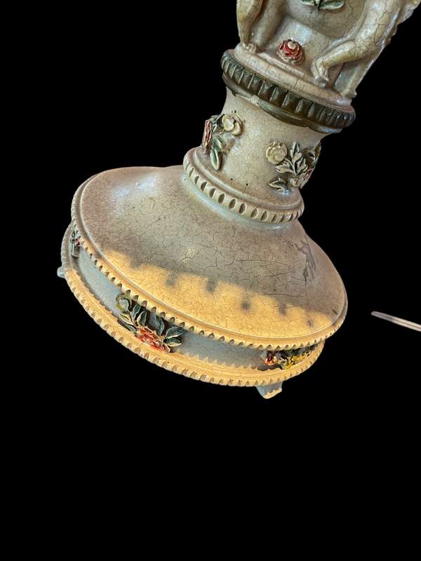Lamp cherubs