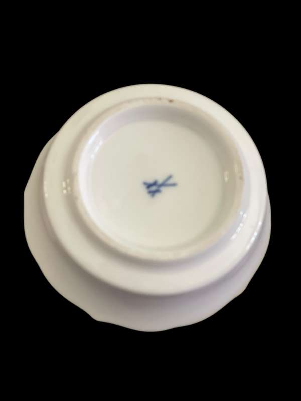 Meissen bowl small antique