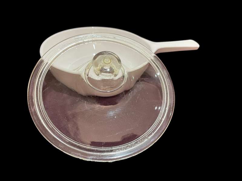 Saucepan Corningware lidded