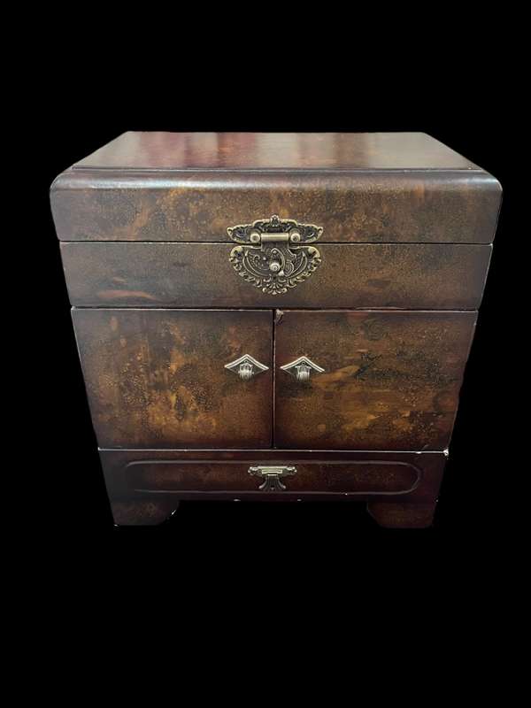 Jewellery box