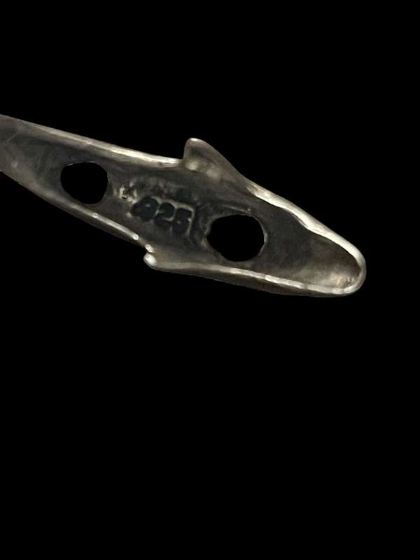 Pendant dolphin silver