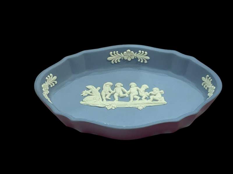 Plate/Bowl display Wedgwood