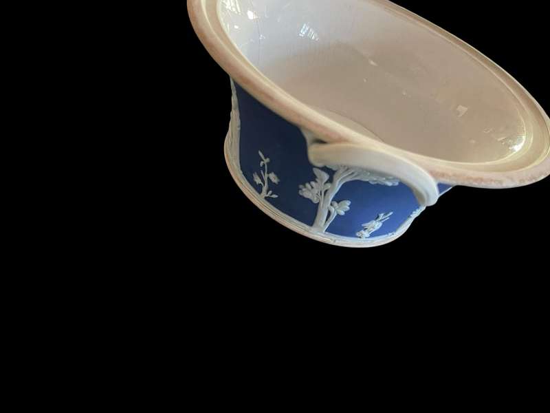 Bowl/planter Wedgwood