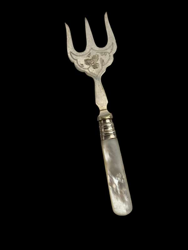 Pastry/sardine fork mother of pearl(nr2)