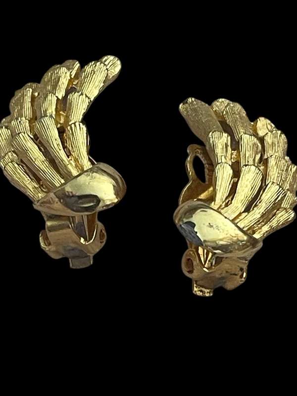 Earrings clip on vintage