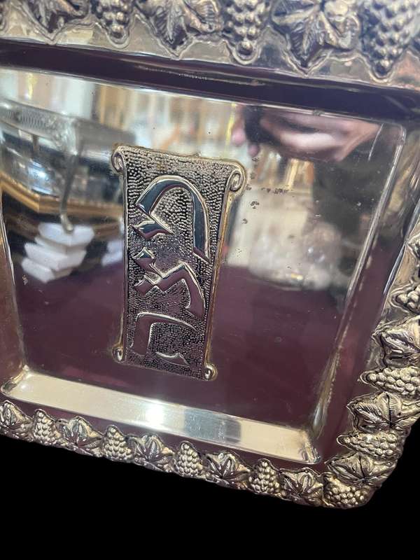 Matzah tray religious