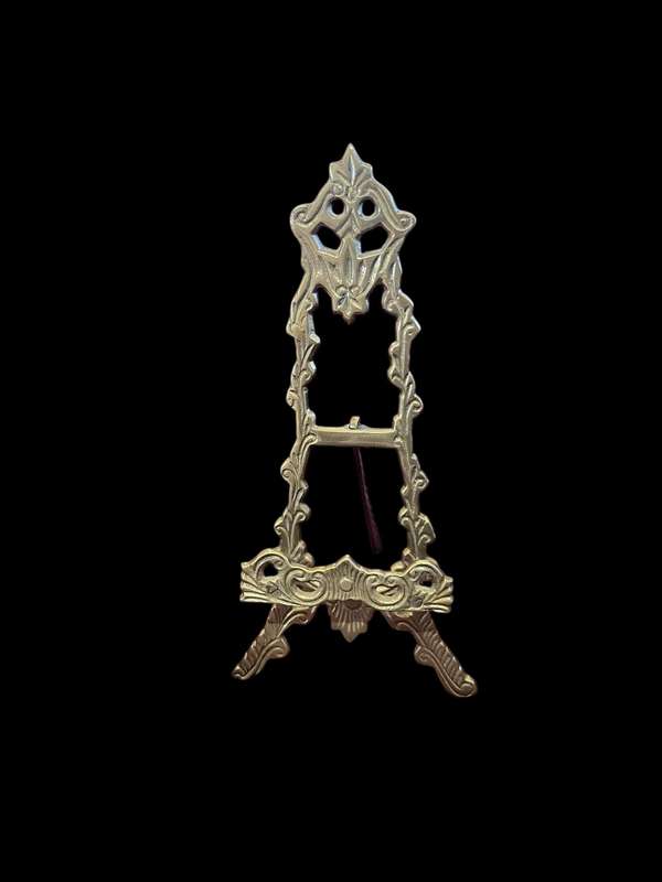 Easel brass