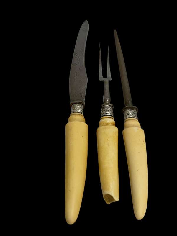 Carving set