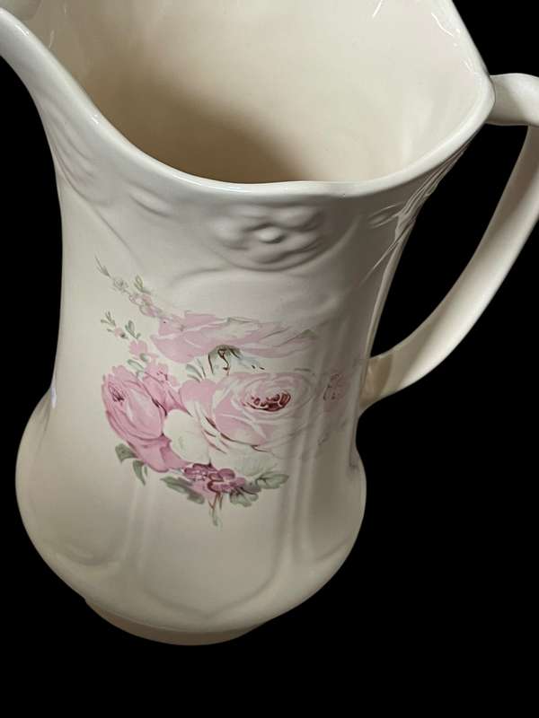 Wash basin jug Staffordshire