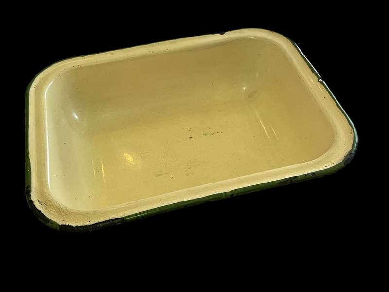 Bowl enamel pie dish