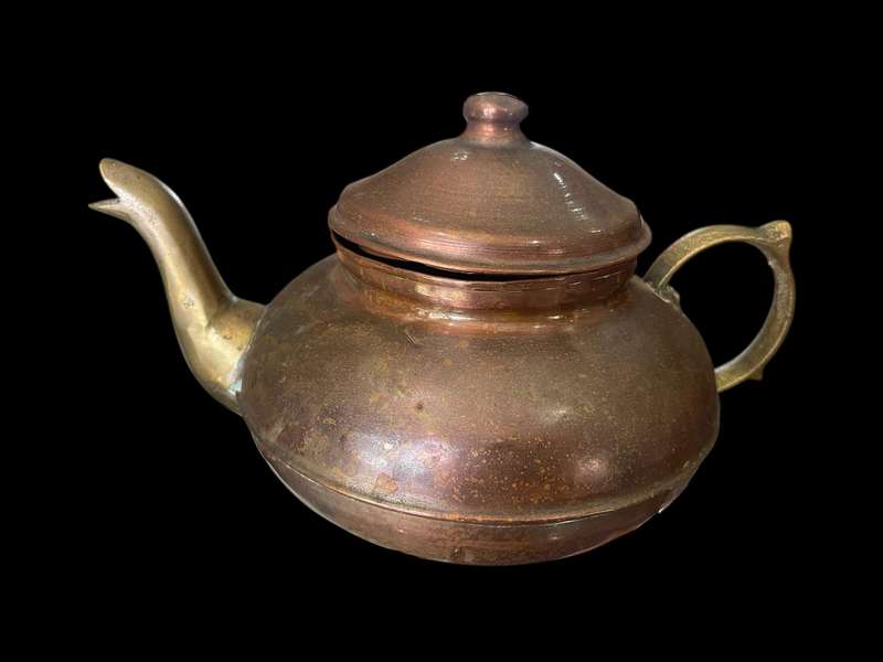 Kettle copper antique