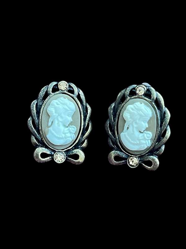 Earrings cameo costume jewellery