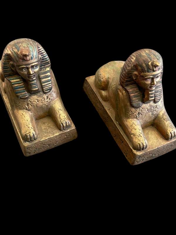 Ornament/bookends Sphinx