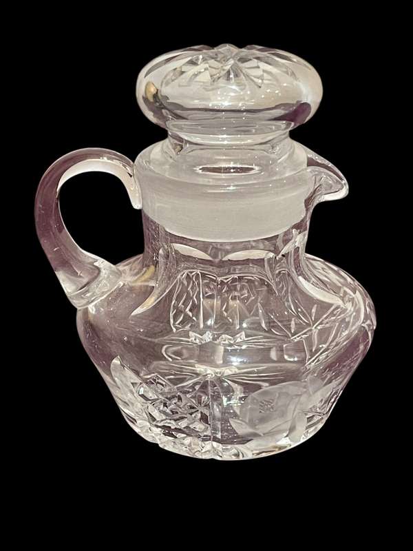 Decanter salad dressing/oil