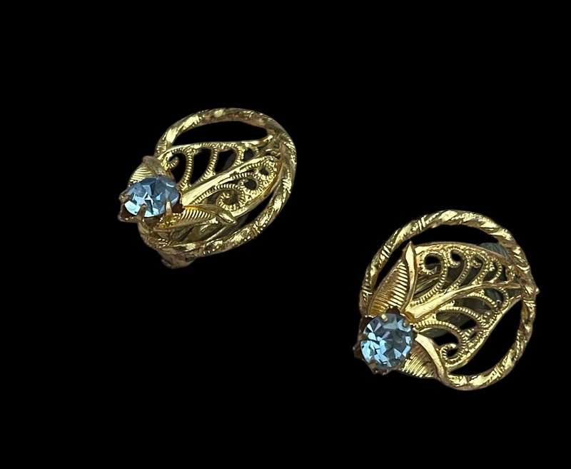 Earrings vintage clip on