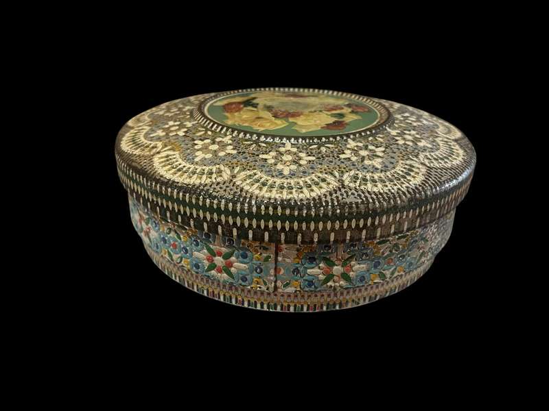 Ornament tin