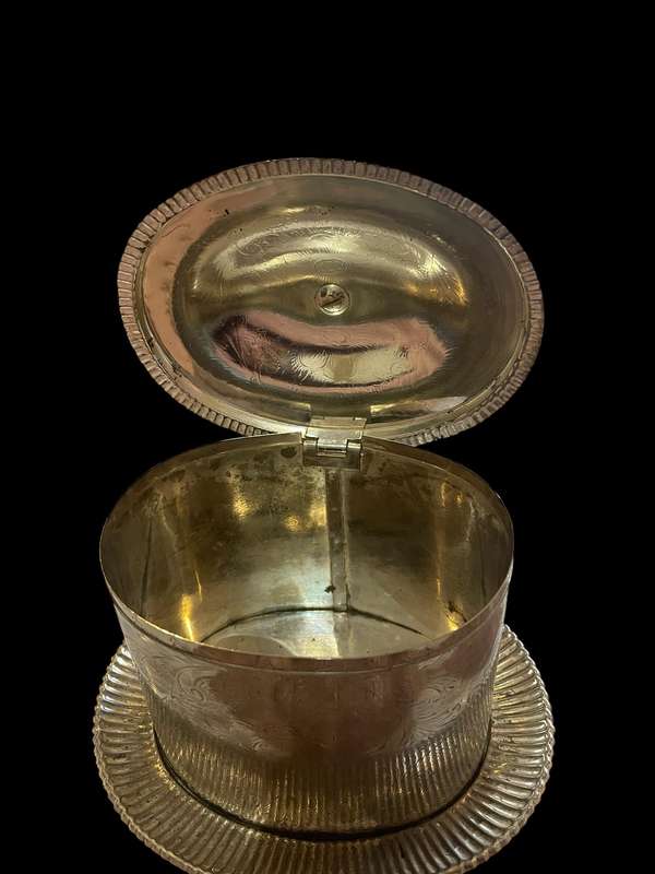 Tea/biscuit caddy