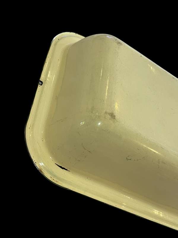Bowl enamel pie dish
