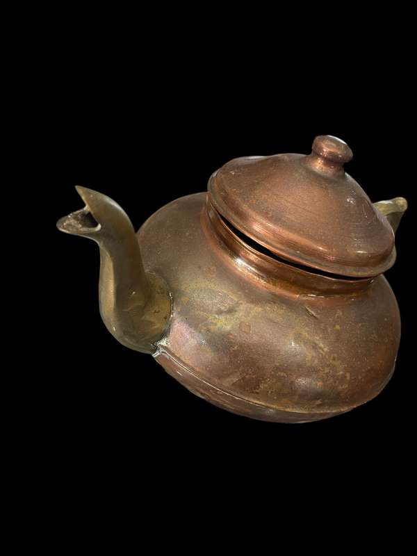 Kettle copper antique