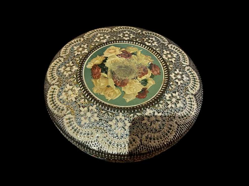 Ornament tin