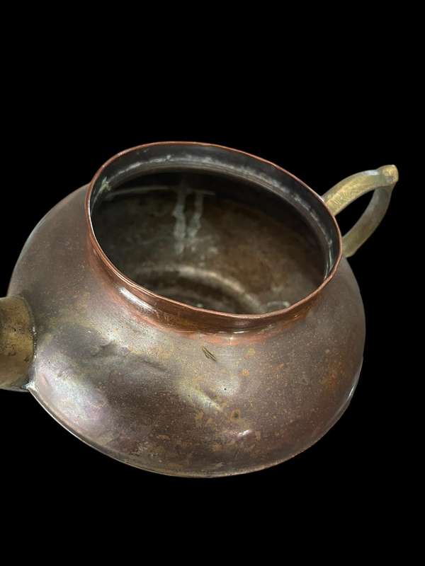 Kettle copper antique