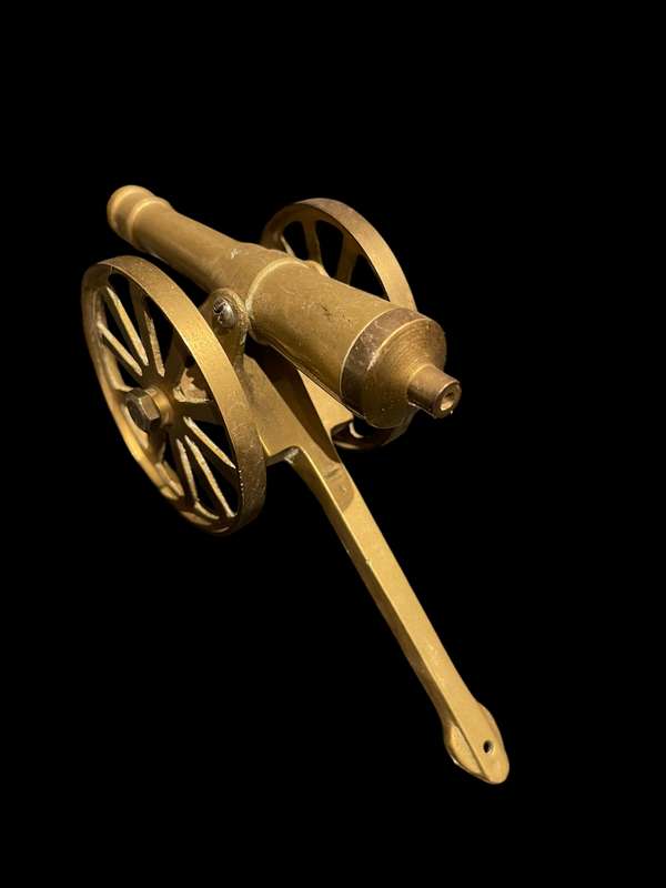 Ornament canon brass