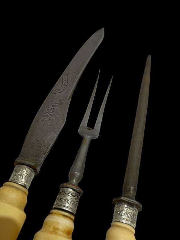 Carving set