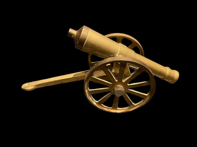 Ornament canon brass