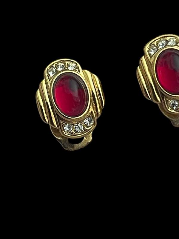 Earrings clip on vintage