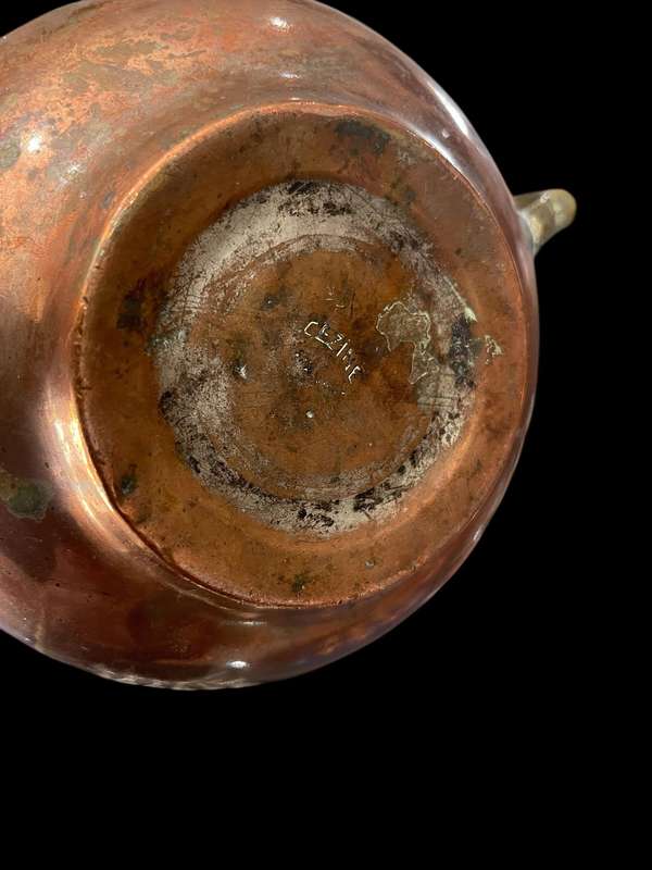 Kettle copper antique