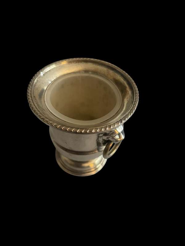 Toothpick holder
