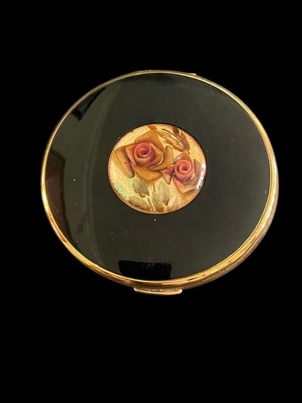 Compact Lucite carved compact
