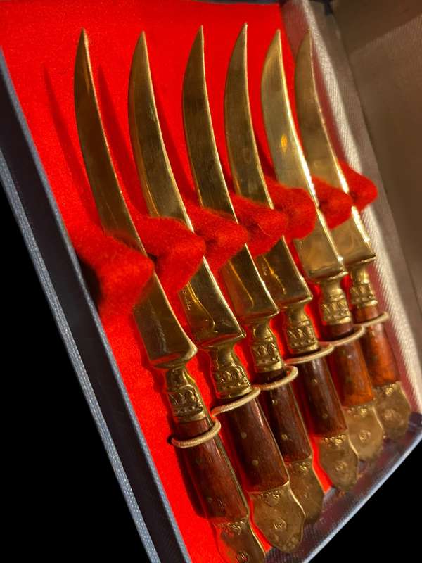 Cocktail/starter knives