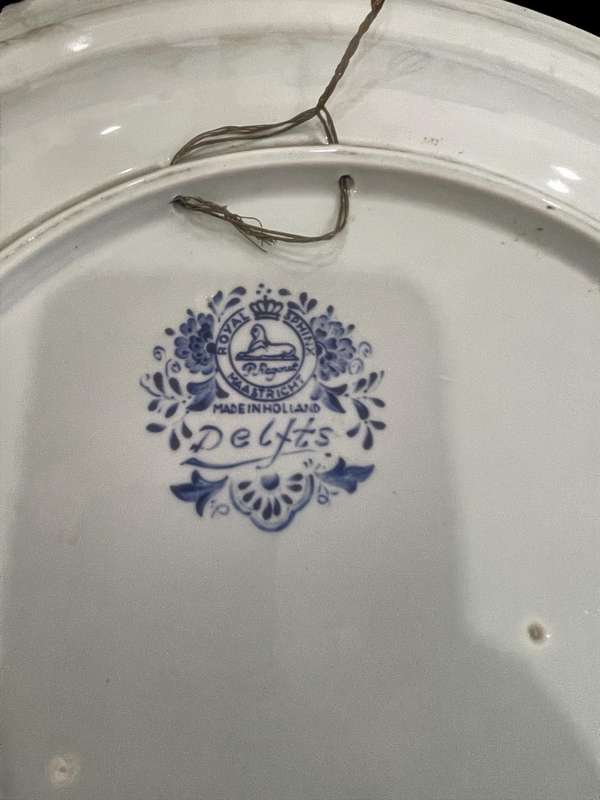 Plate/charger display Delft