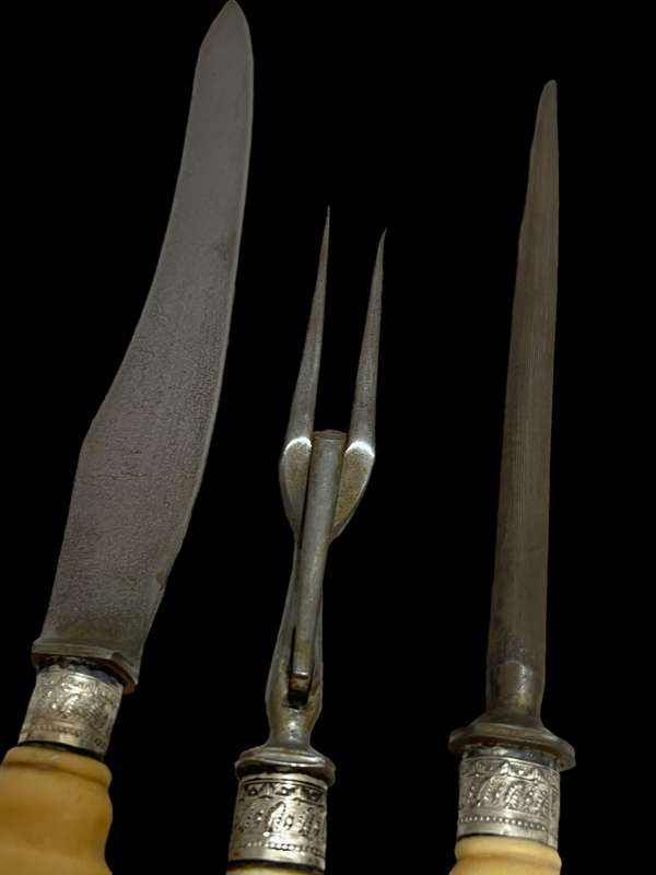 Carving set