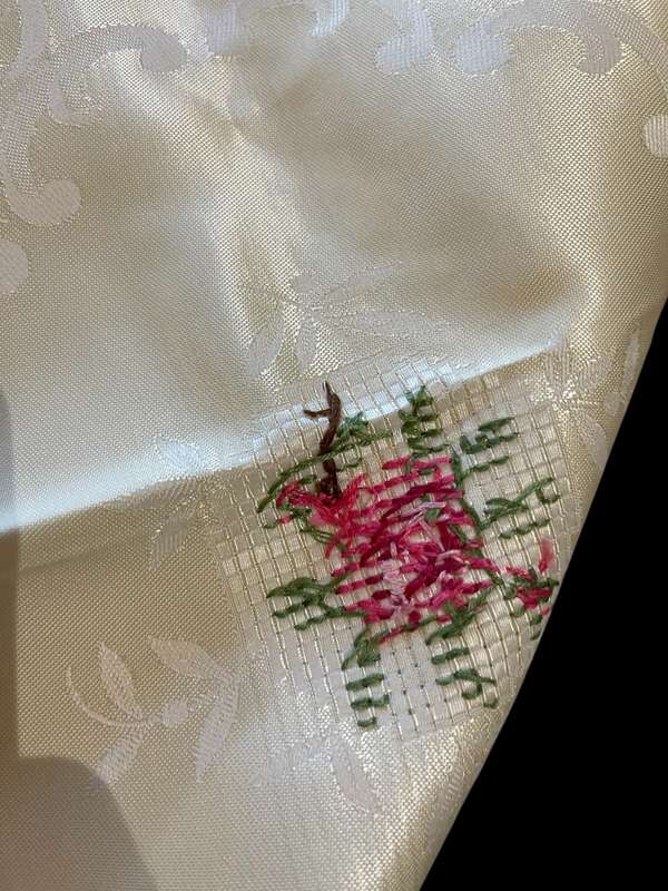 Tablecloth embroidered(NR62)