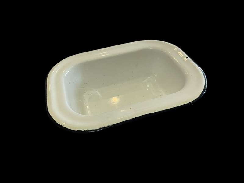 Bowl enamel pie dish