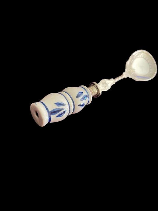 Serving spoon