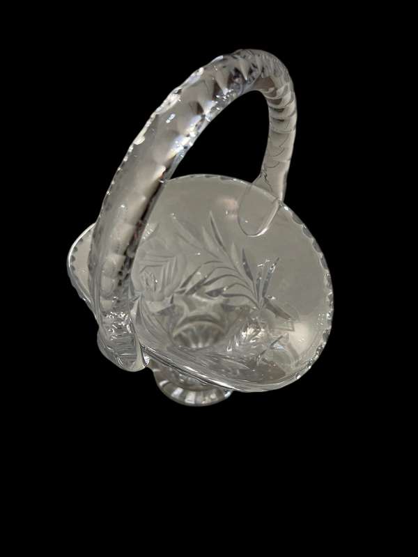 Basket crystal