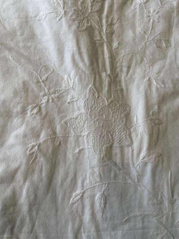 Tablecloth embroidered(NR15)