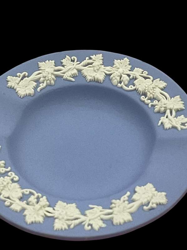 Plate display Wedgwood