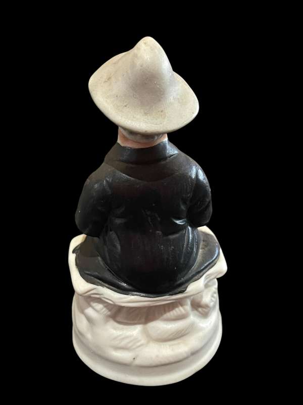 Figurines set