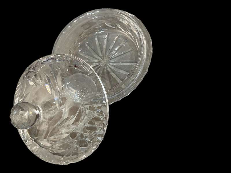 Bowl lidded crystal