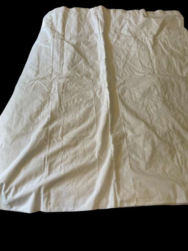 Tablecloth embroidered(NR15)