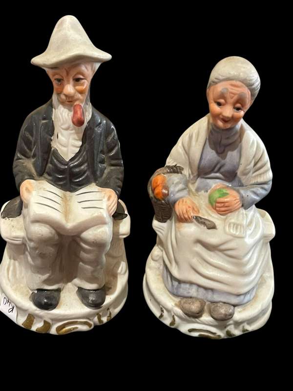 Figurines set