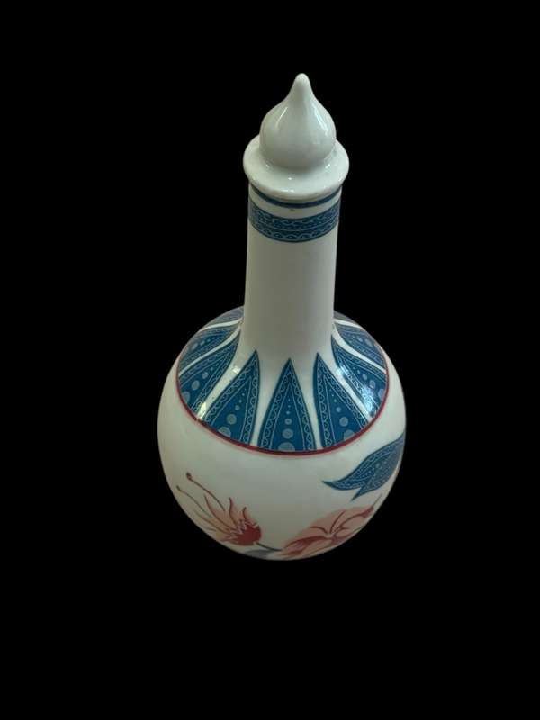 Bath oil bottle Elizabeth Arden