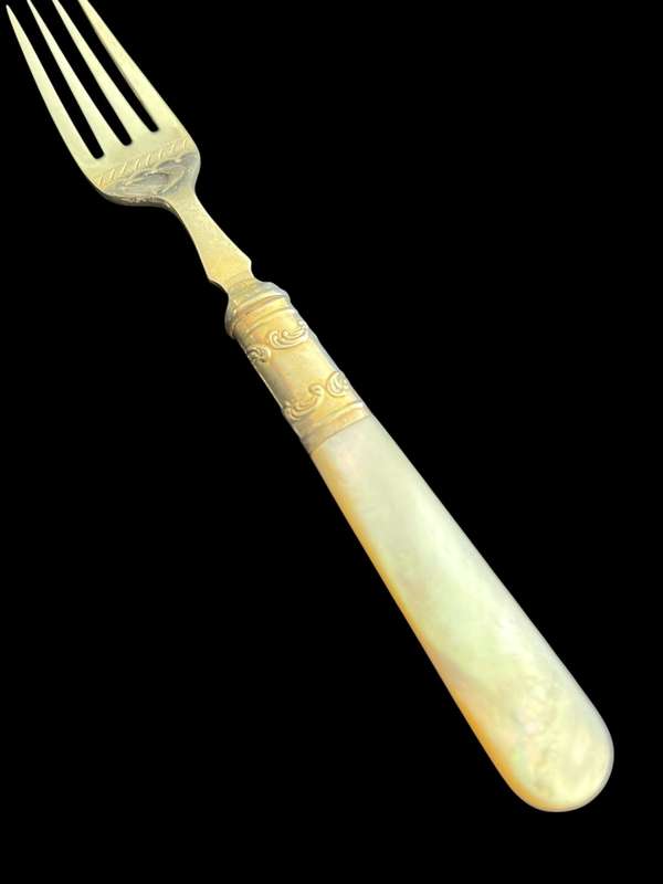 Fork mother of oearl(NR3)