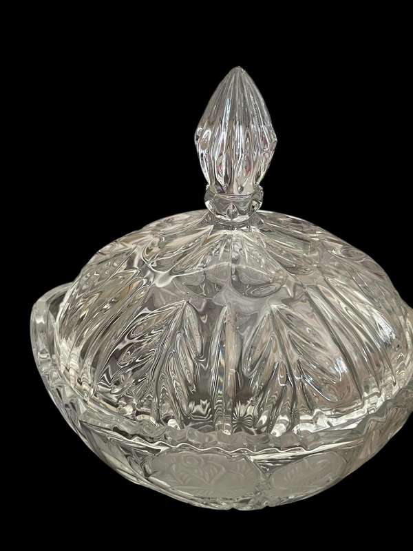 Holder lidded crystal oval shaped