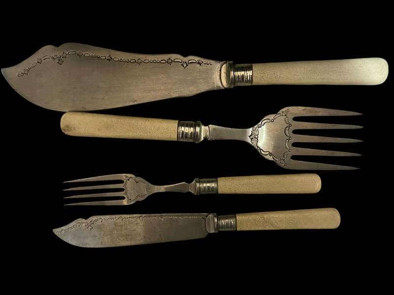 Cutlery set bone handled